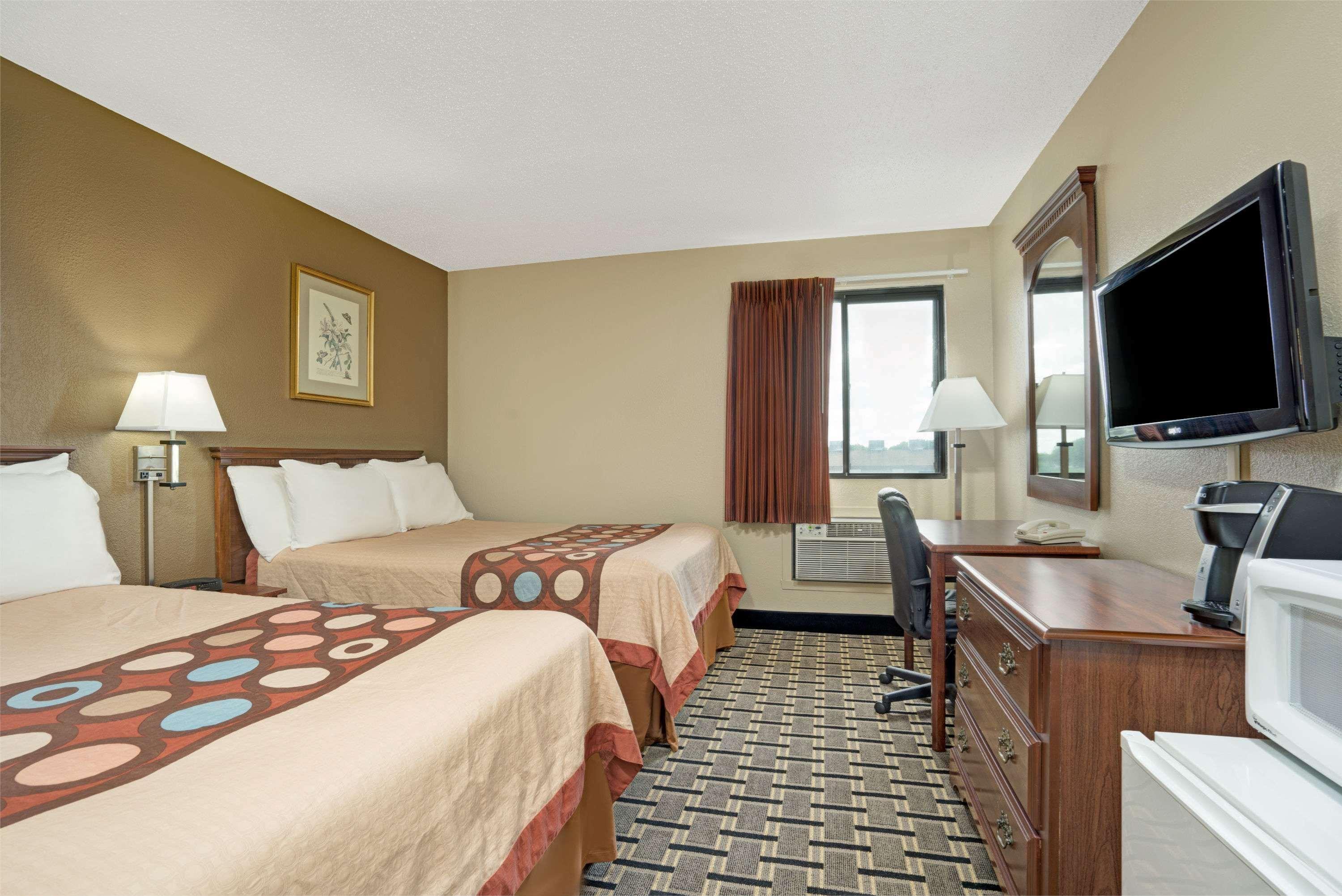 Super 8 By Wyndham Melrose Hotell Eksteriør bilde